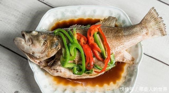 做清蒸鱼，有人加盐，有人加料酒，大厨都别放，这才是正确做法