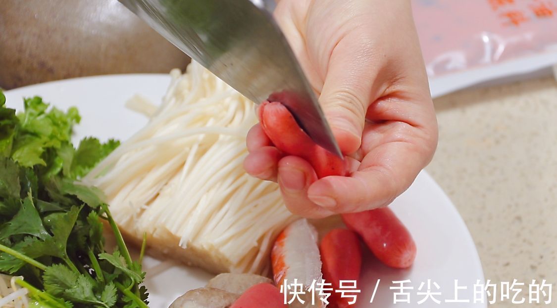 天气寒冷,碰到这牛奶麻辣烫,我绝不手软,真香!吃完浑身暖烘烘