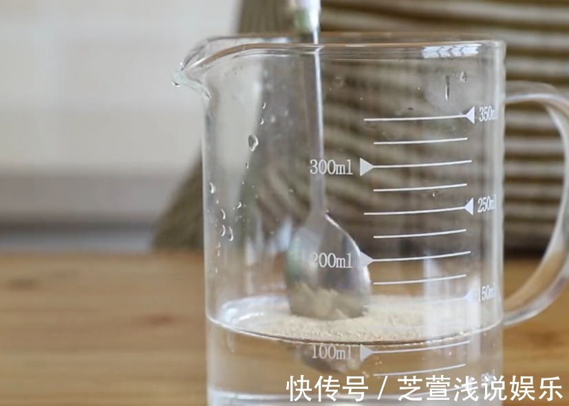 馒头|用开水烫面做馒头,是老一辈蒸馒头的方法,不发面,个个暄软回甘