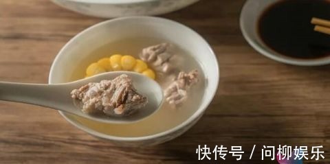 钙奶|别再信了!原来骨头汤、虾皮、芝麻酱都不补钙!真正补钙的竟是…
