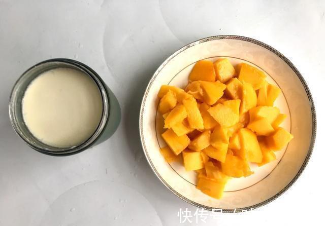 酸奶直接喝太可惜了,简单做成冰淇淋,低脂低糖,减肥人士放心吃