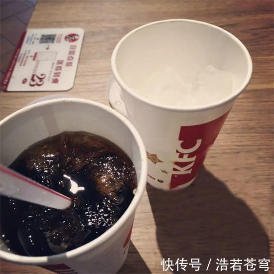 肯德基也用的百事可乐,却比超市卖的更好喝,看看加了什么就懂了