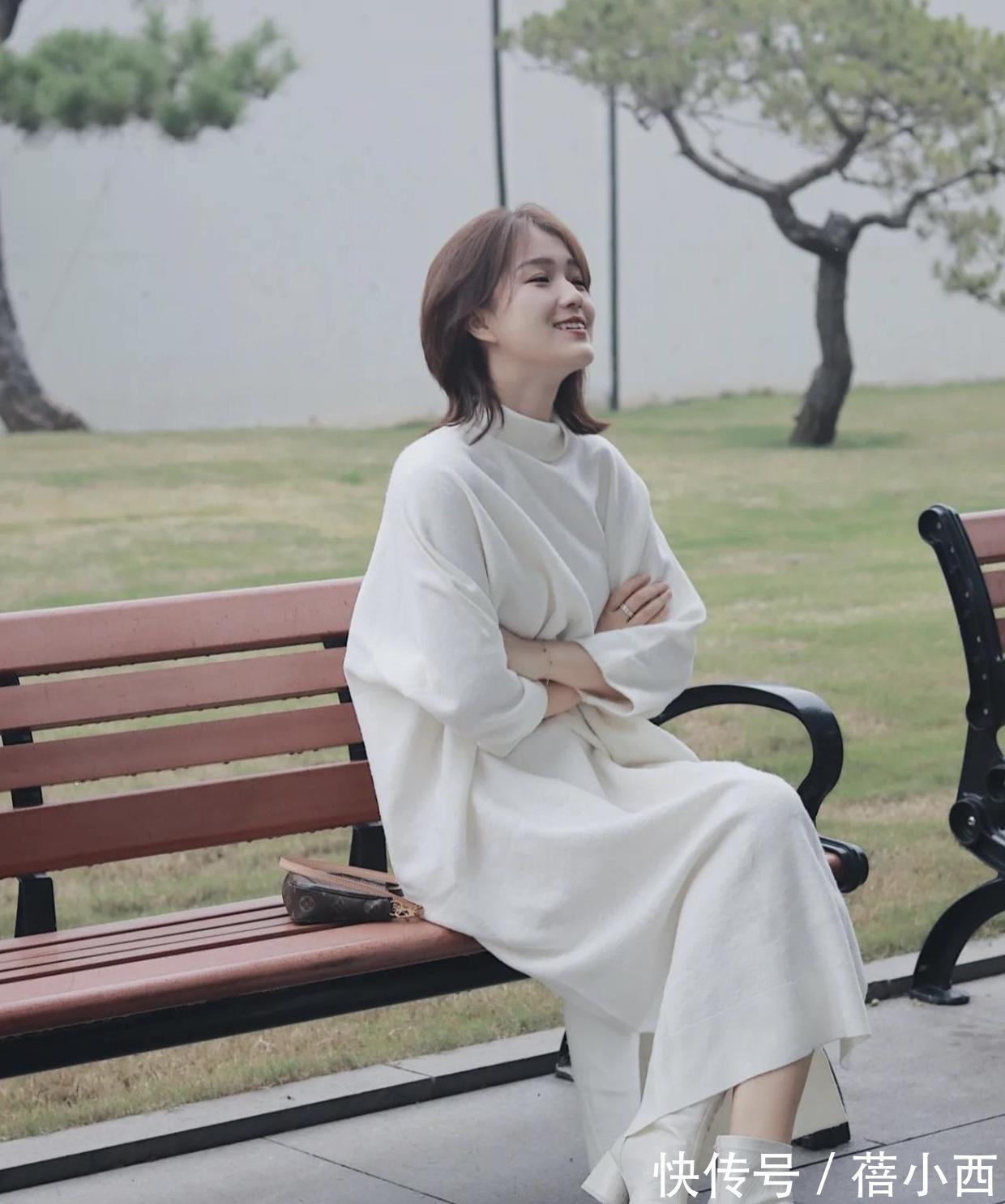 针织连衣裙|30岁的女人冬天怎样穿才优雅?首选“针织连衣裙”,高级感满满