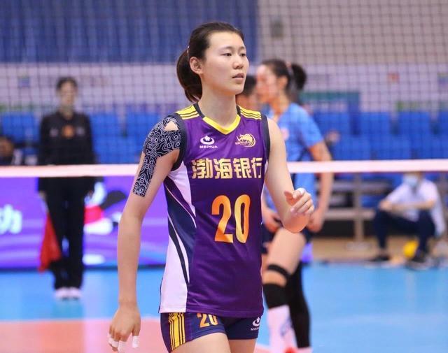 世界女排联赛|2大接应新星驰援女排国家队!郎平安排令人称赞,龚翔宇替补来了