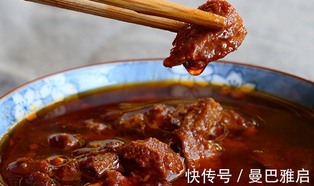 甜面酱|炸酱面的超详细做法,鲜香浓郁的炸酱“养成记”,滋溜一口真过瘾