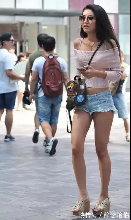 大长腿|街拍:蛮时尚靓丽的,大长腿的丰腴性感长发美女!富态的脸颊!