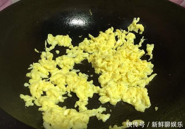  小白菜|饺子皮水煎包，做法简单，但味道不简单