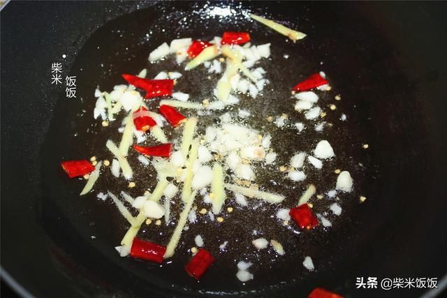 吃法|羊血和它是绝配，大火炒一炒，软嫩鲜香，比煮羊肉汤还美味