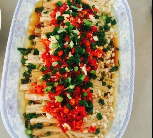 美食精选:鲜菌炒苦瓜,剁椒金针菇,螃蟹粥,豉油鲜虾韭菜丸的做法