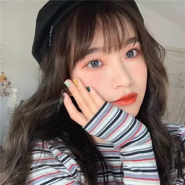 女生脸上有这3个“特征”，天生就是“美人胚子”，越看越惊艳