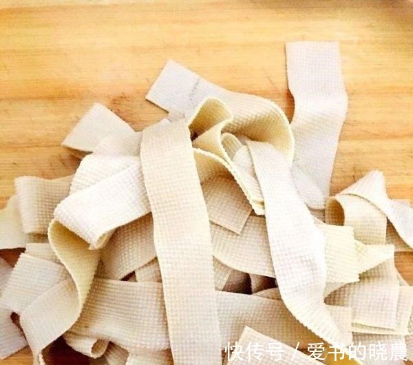 天一冷,常给孩子喝这汤,10分钟就上桌,营养极高,再贵也别省!