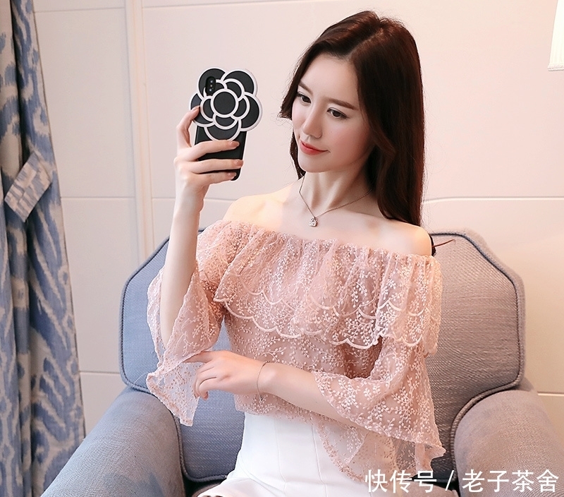 小姐姐|街拍:小姐姐靓丽大方,从细节中流露精致与纯美的文艺范!