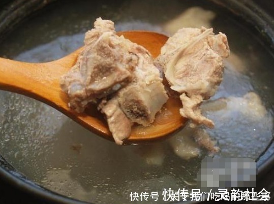 原味|炖肉汤排骨汤时，学会“4不用”，汤原汁原味，鲜美不腥，不发柴