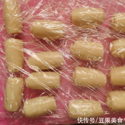 配方|零失败！私房专用配方！酥到掉渣的蛋黄酥