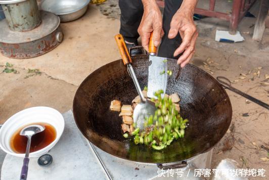 放一物|55岁夫妻酒肉不碰,胆固醇高达10.8,确诊脑梗,医生:炒菜放一物