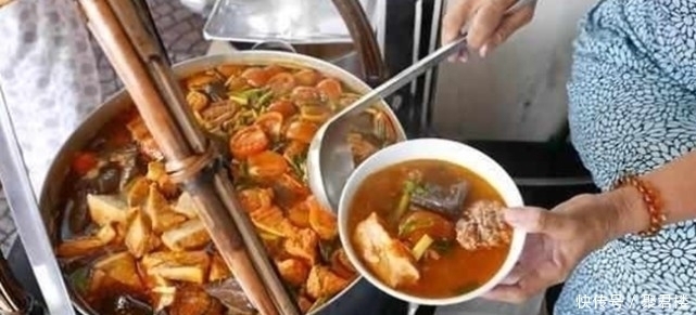 越南|在越南吃了一碗米粉,结账时傻了算错钱了吧,网友:毕竟这是越南