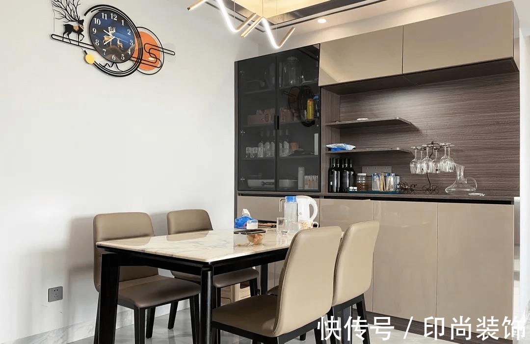 厨房|黄石印尚装饰 ▏爆改98㎡老房,厨房连推两堵墙,客厅是全小区最美的!