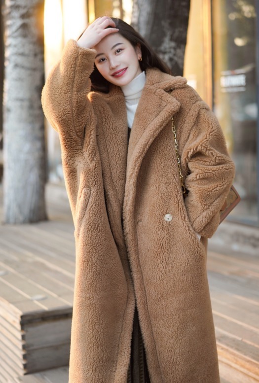 博主|微胖的秋冬穿搭指南,羊羔毛大衣+长裤或连衣裙,保暖舒适又洋气