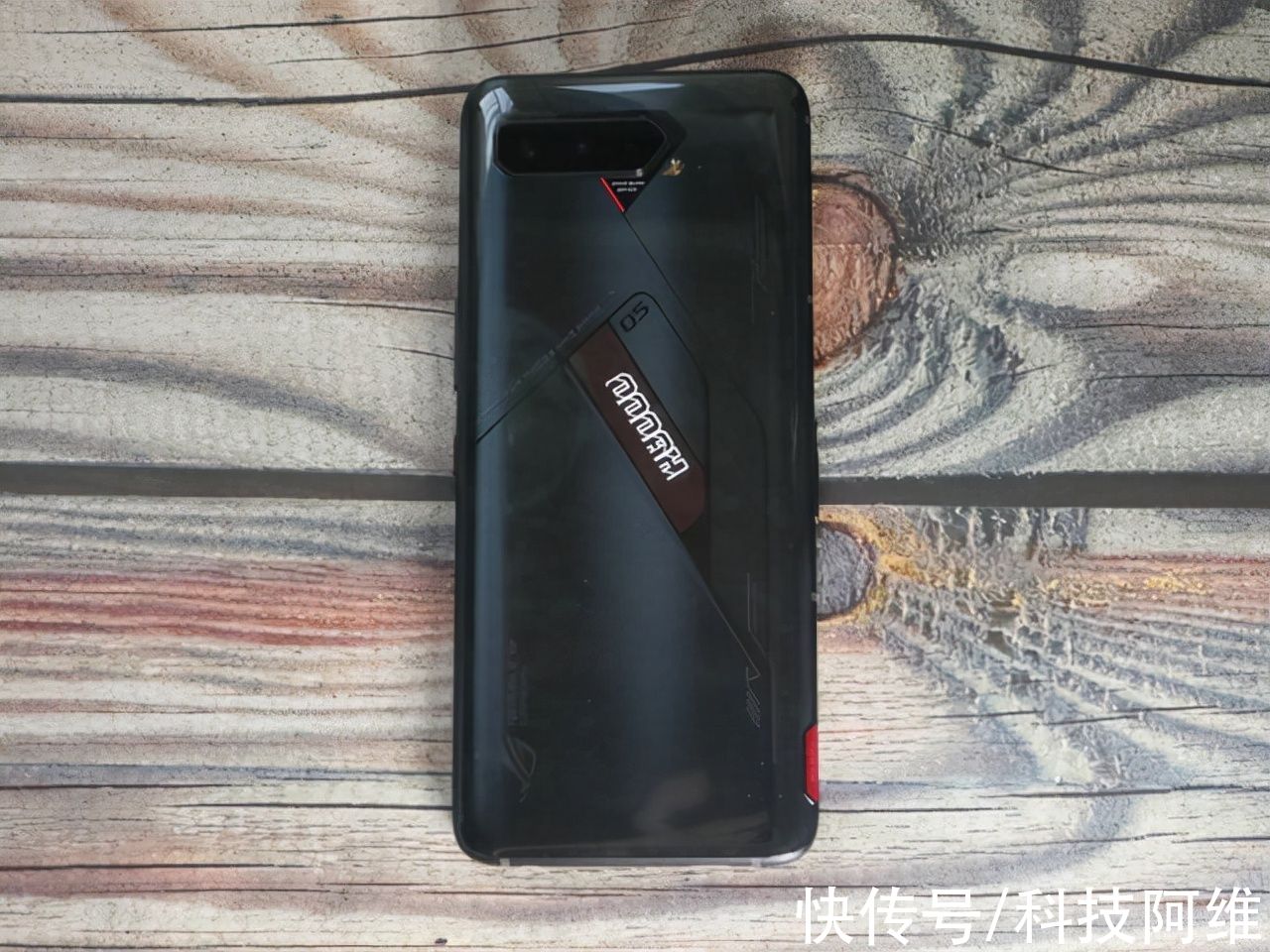 手机|发布两个月下跌220元,18GB+512GB,6000mAh电池旗舰无奈少人问津