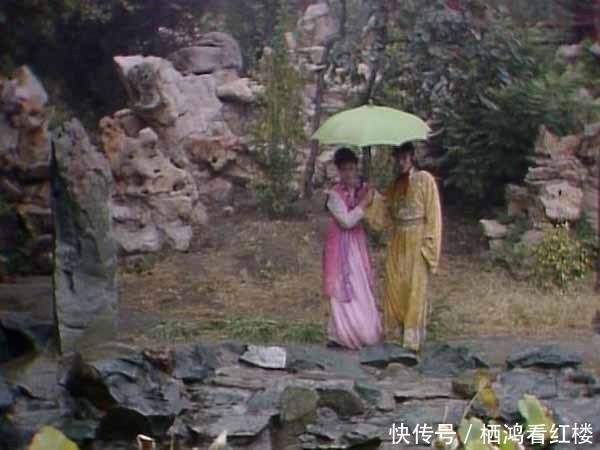 黛玉|宝玉在黛玉屋里梳洗,袭人为何会生气?是吃醋,还是别有玄虚?