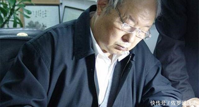 烟灰缸|农民家里一个破旧的“烟灰缸”,收藏家2包烟换走,最终拍得180万