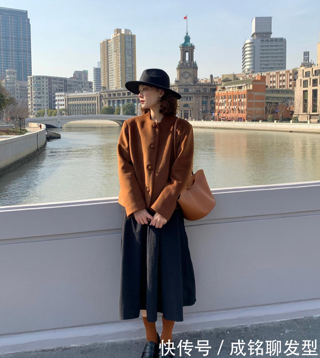 早春流行“大衣+裙子”穿法,时尚百搭优雅又高级,显瘦又洋气