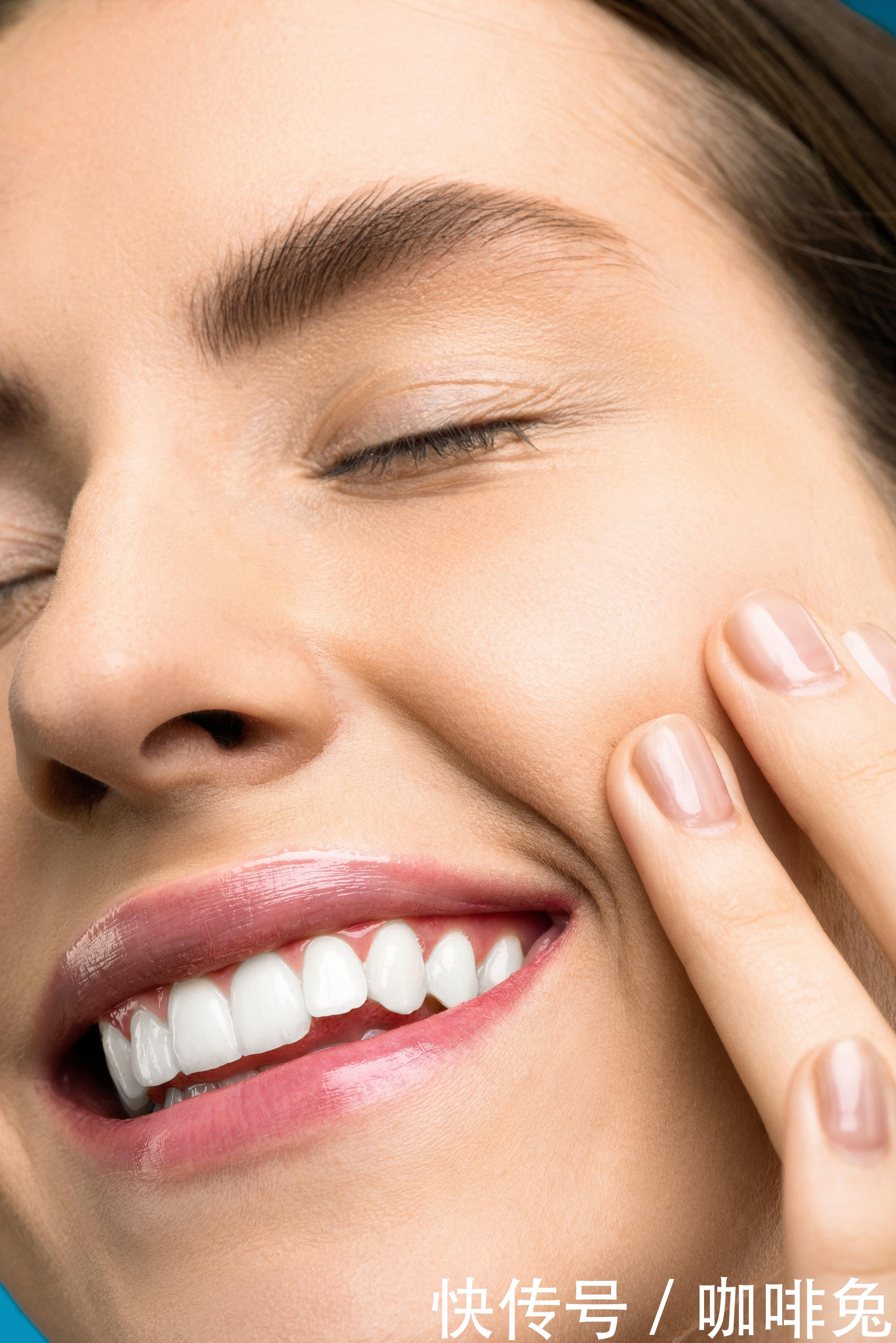 唇膏|出席不同场合,如何选择最适合的口红颜色,秘密都在这细节里