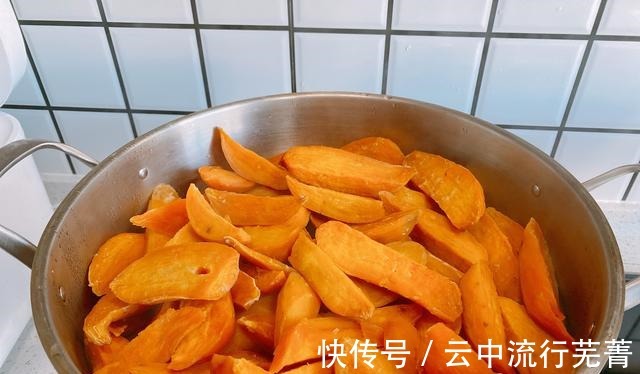 红薯最好吃的做法，家里有口锅就能做，香甜软糯有嚼劲，保存久！