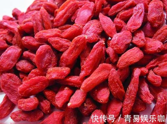 維生素b|晚上睡覺前，堅持吃5粒枸杞的人會收獲什么好處？不要太羨慕！