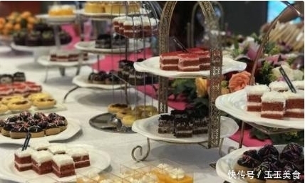 助餐厅|小伙去吃自助餐，全程只捡一种水果吃，没想一个月后，饭店关门了