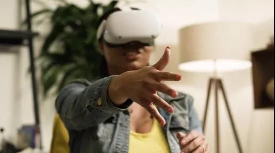 VR版《变形金刚》即将发布、Met重要新闻 | meta