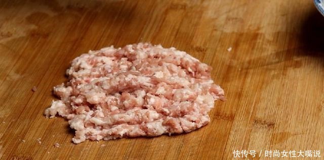  块钱|吃一斤它等于喝8盒牛奶，2斤核桃，2块钱一块，吃一星期都不腻