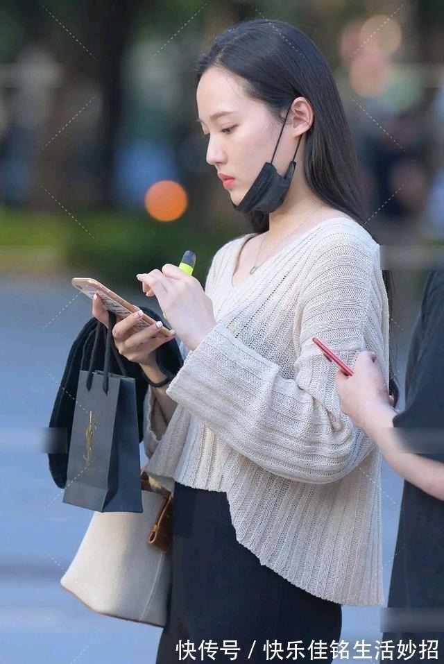 裙型 “微胖”的打底裤女神,选择简洁轻盈的裙型,精致典雅!