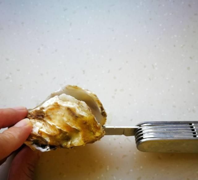 奶油|菠菜烤生蚝,个头肥美,海鲜味十足,好吃到爆