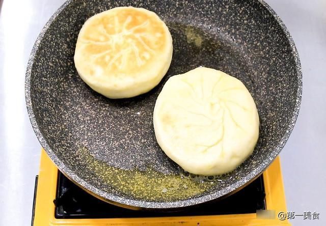 面粉|一个红薯，一碗面粉，教你做红薯饼，金黄松软，轻松解决全家早餐
