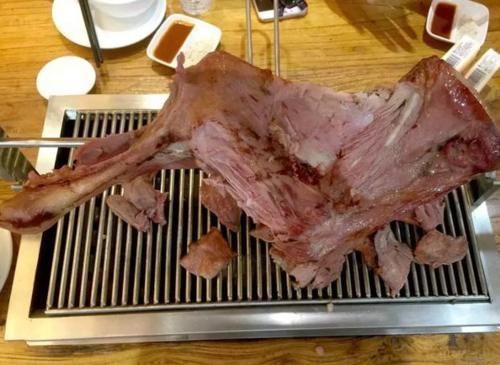 买羊腿时,是前腿好还是后腿好?肉贩:差别很大,建议搞清楚再买
