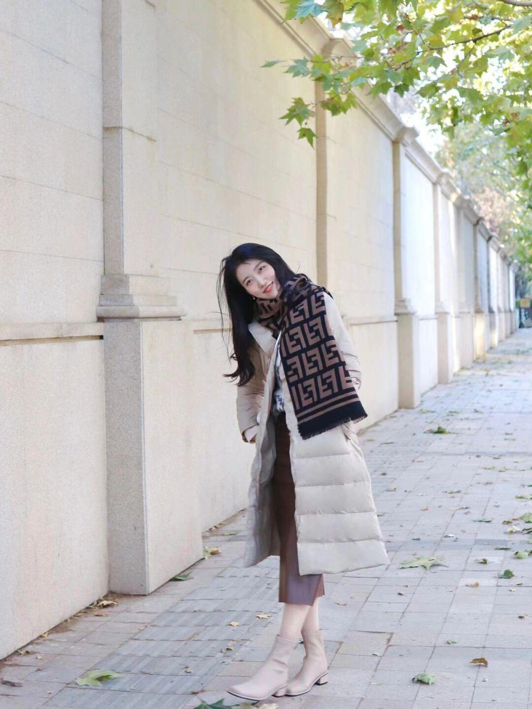 百搭|冬季基础色羽绒服才“真香”,百搭实用还遮肉,配什么单品都好看