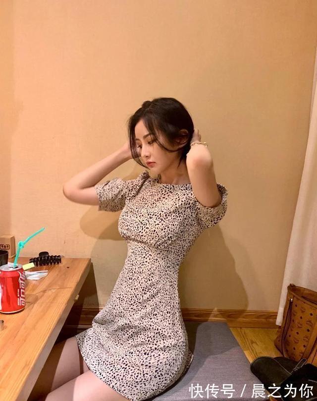 性感|95后天津美女，高颜值性感身材，0.6黄金腰臀比，网友：养眼了