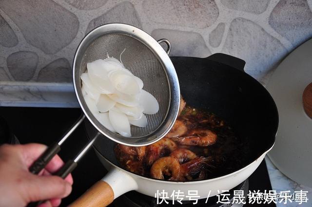 糯米|年糕加虾，简单易做，亦菜亦饭，糯米控喜欢，味道鲜香还易饱肚