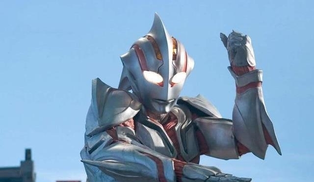 现实的奈克瑟斯奥特曼，在光的背后，人性的阴暗更能让我们害怕