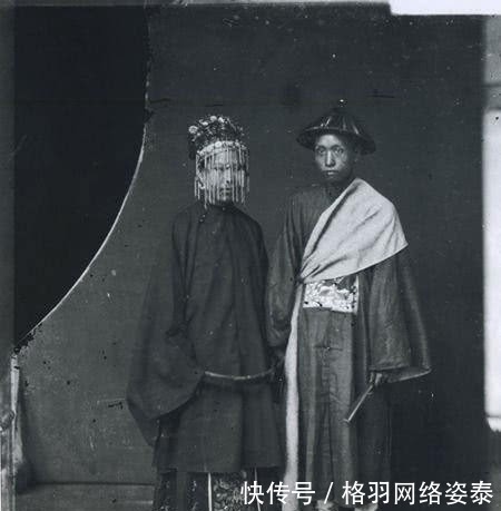 清朝人的“婚纱照”:女人们盛装打扮,凤冠霞帔,别有一番韵味