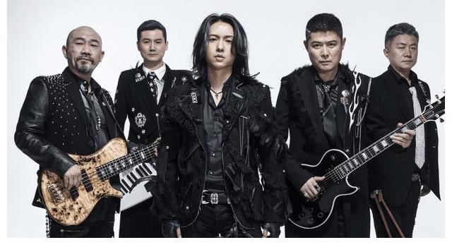 跨年晚会上，张艺兴《一念双生》引关注，王一博等艺人表现不俗