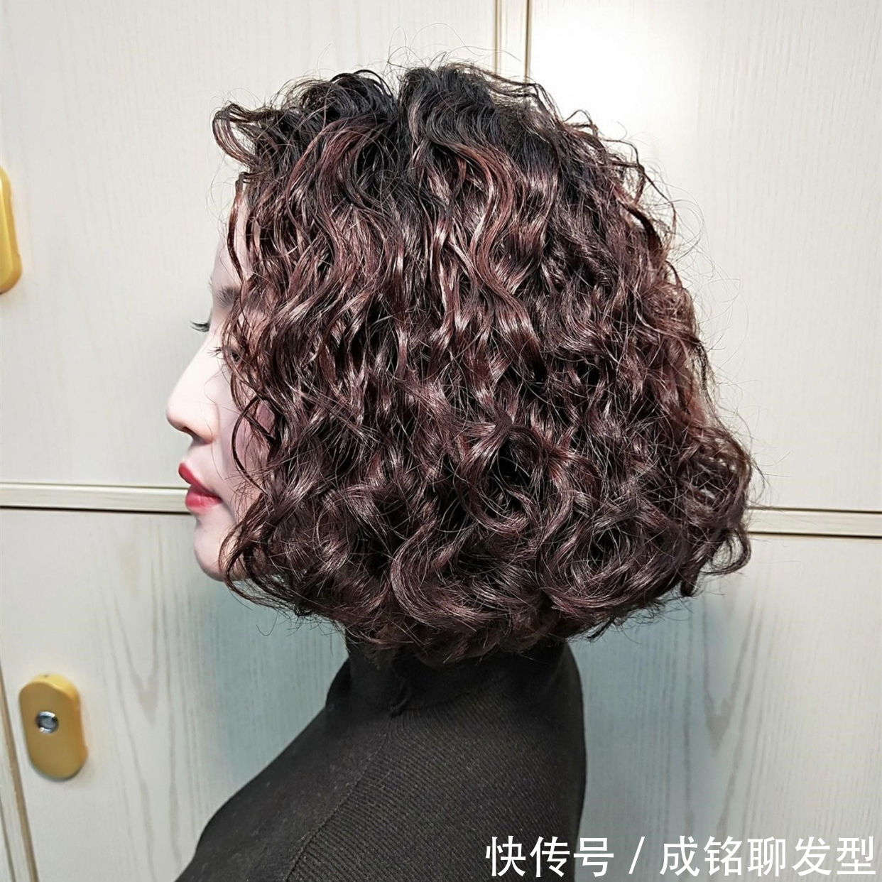 洋气|适合五六十岁女人的抱团卷,时髦洋气又显发量,好打理又显年轻