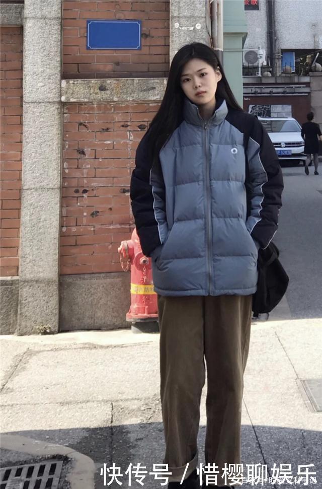 穿羽绒服时,挑对颜色是关键,建议多穿这几种“流行色”,特好看