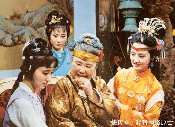 流露出|黛玉入贾府时的人物介绍,流露出礼教的悲哀:人过中年,已无自己