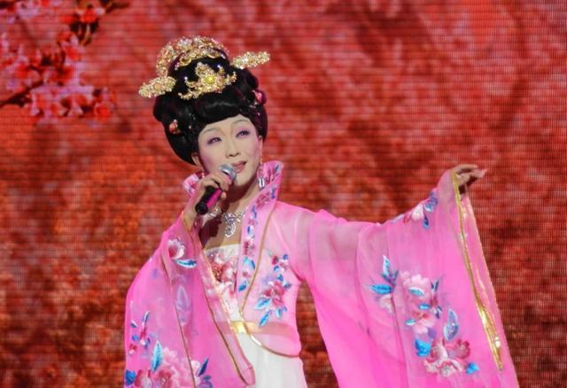 歌舞厅|从乞丐变身“贵妃”，一夜爆红的国家一级演员，如今突然销声匿迹