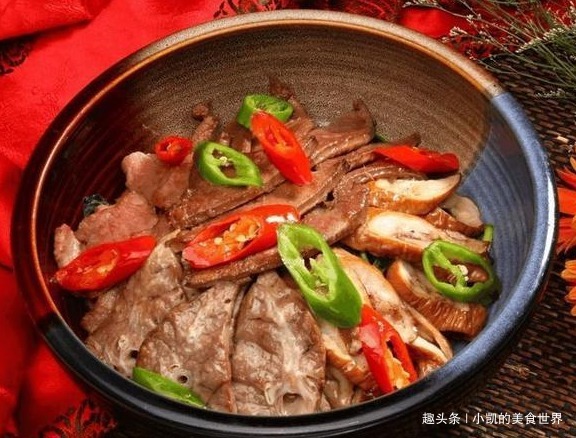 猪身上最不值钱的部位，3元一根，有人嫌脏，吃起来却比肥肠美味