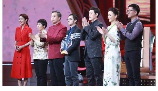 “《咏鹅》都那么多人错”,7岁娃看完诗词大会说的话,让人无奈