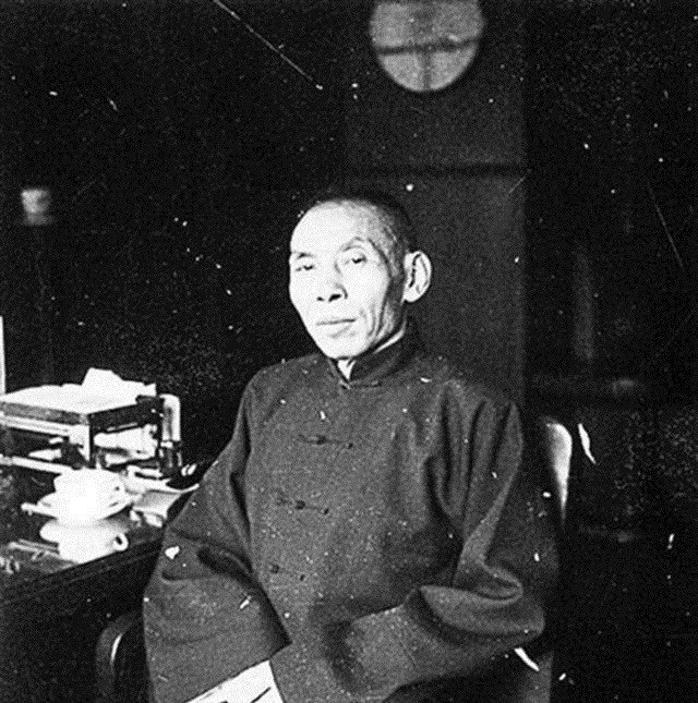 文学@鲁迅师父章太炎:文学地位高,怼王国维迂腐,却甘愿做杜月笙小弟