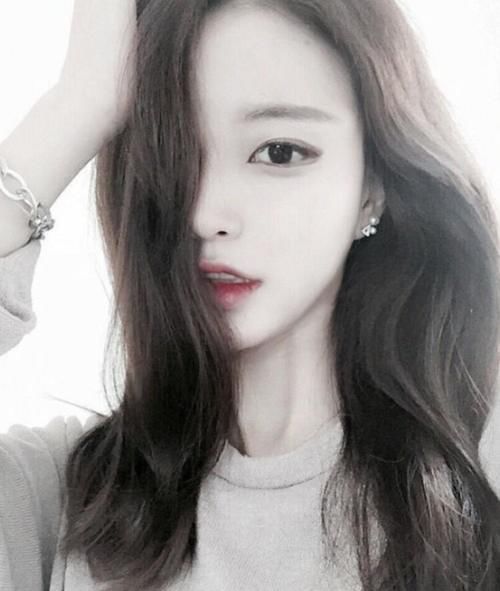 别再披头散发了！这有10款适合圆脸的中卷发型，可甜可盐